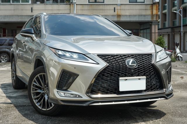 F Sport版、里程11萬多、環景、電動尾門、跟車、導航、抬顯、雙前通風座椅、後尾鈑、整備中  第1張相片