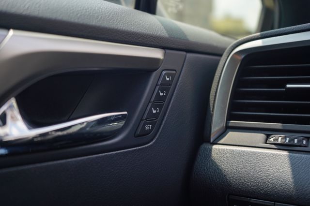 F Sport版、里程11萬多、環景、電動尾門、跟車、導航、抬顯、雙前通風座椅、後尾鈑、整備中  第12張相片
