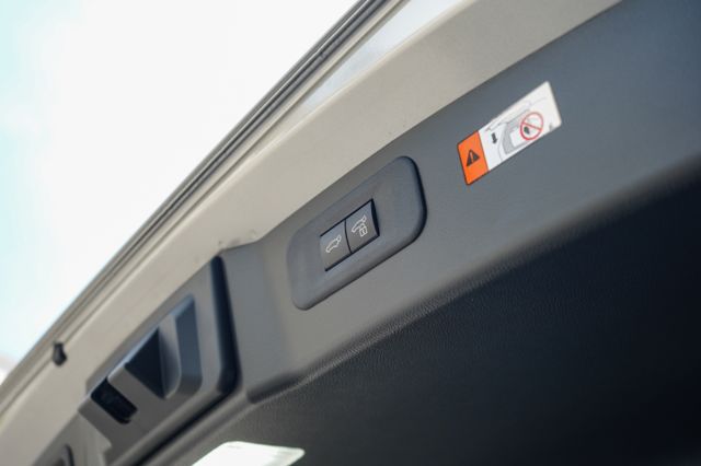 豪華版+、里程僅跑2萬多、電座、環景、免key、盲點、跟車、車偏警示、雙區恆溫、換檔撥片、電動尾門、雙前電熱椅、  第6張相片