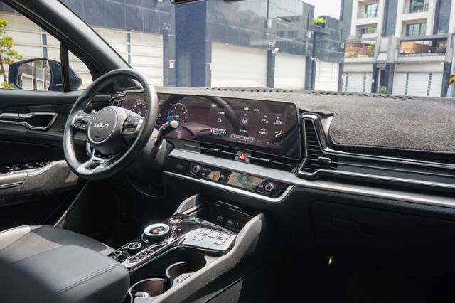 X-Line 4wd、里程僅5萬8、渦輪增壓、電座、雙前通風椅、電尾、環景、跟車、車偏警示、盲點、免key、空力套件  第8張相片