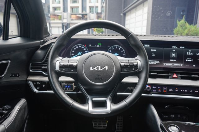 X-Line 4wd、里程僅5萬8、渦輪增壓、電座、雙前通風椅、電尾、環景、跟車、車偏警示、盲點、免key、空力套件  第12張相片