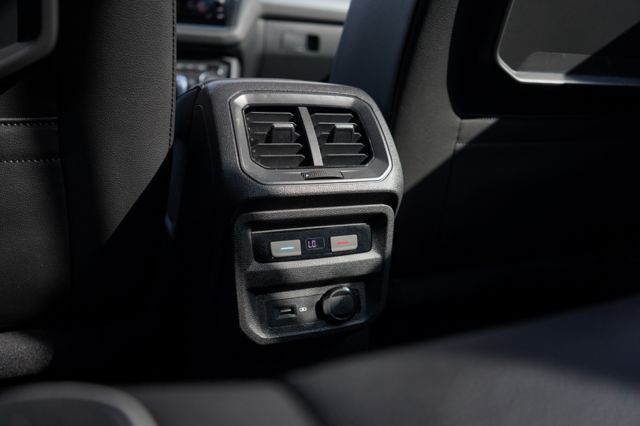 380 TSI、里程7萬多、渦增、4驅、電尾、電座、環景、抬顯、三區恆溫、全景天窗、整備照  第18張相片