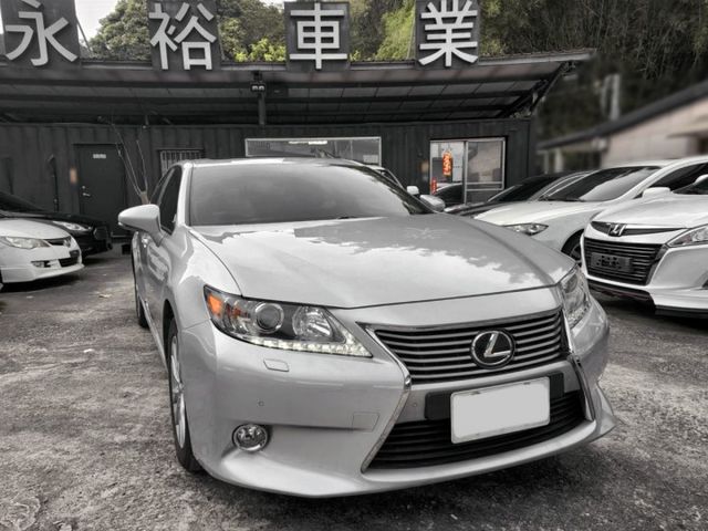 【里程極少! 宛如新車! 】 2012 LEXUS ES300H 油電 石英時鐘 IKEY  第1張相片