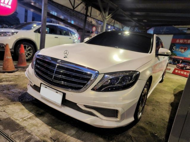 【價格不會讓人失望的S】2015 BENZ S400 LWB 總代理 消光白 德國Carlsson空力套件鋁圈 全景天窗  第3張相片