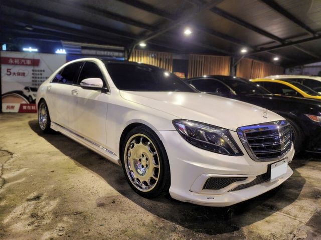 【價格不會讓人失望的S】2015 BENZ S400 LWB 總代理 消光白 德國Carlsson空力套件鋁圈 全景天窗  第4張相片