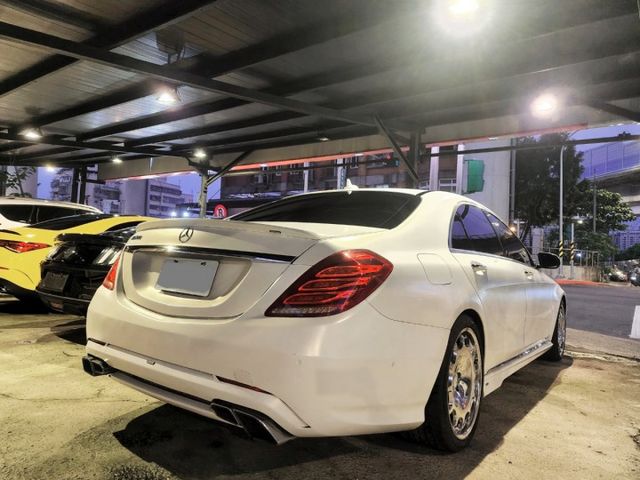 【價格不會讓人失望的S】2015 BENZ S400 LWB 總代理 消光白 德國Carlsson空力套件鋁圈 全景天窗  第5張相片