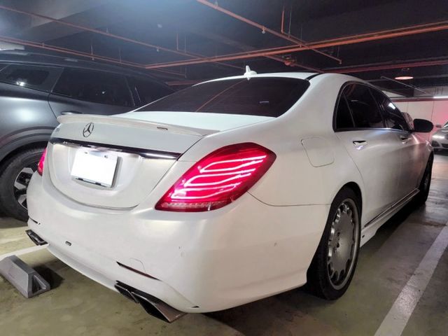 【價格不會讓人失望的S】2015 BENZ S400 LWB 總代理 消光白 德國Carlsson空力套件鋁圈 全景天窗  第12張相片