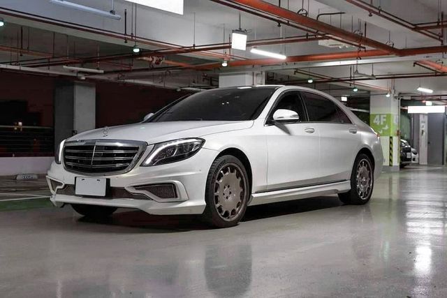 【價格不會讓人失望的S】2015 BENZ S400 LWB 總代理 消光白 德國Carlsson空力套件鋁圈 全景天窗  第13張相片