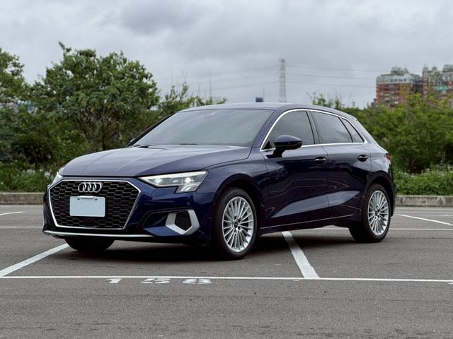 【僅跑5000公里！原廠保固中！】2024 AUDI A3 TFSI 35 油電旅行車  第1張相片