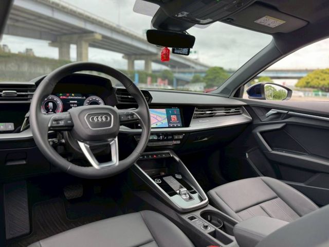 【僅跑5000公里！原廠保固中！】2024 AUDI A3 TFSI 35 油電旅行車  第10張相片
