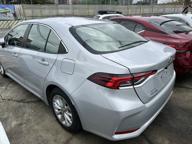TOYOTA豐田 ALTIS  第4張相片