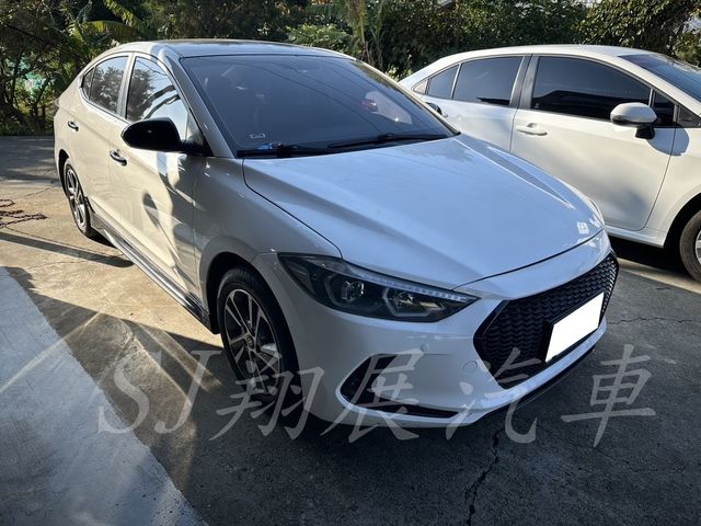 HYUNDAI現代 ELANTRA  第3張相片
