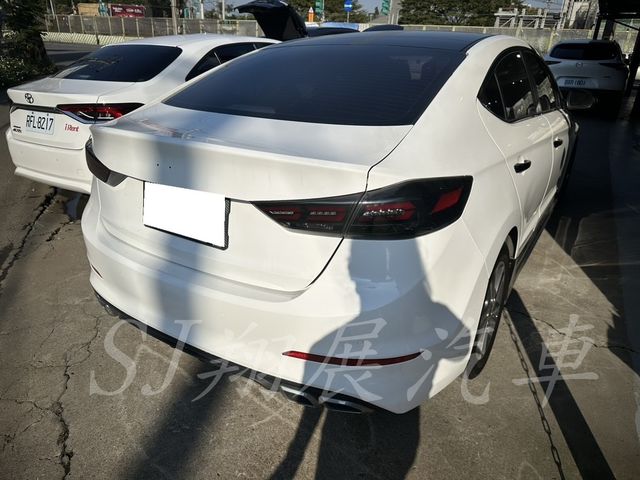 HYUNDAI現代 ELANTRA  第4張相片
