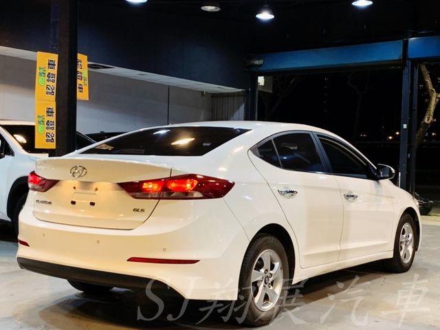 HYUNDAI現代 ELANTRA  第6張相片