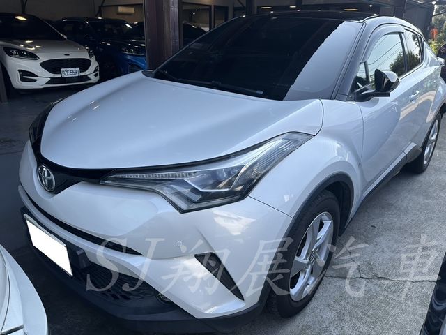 TOYOTA豐田 C-HR  第1張相片