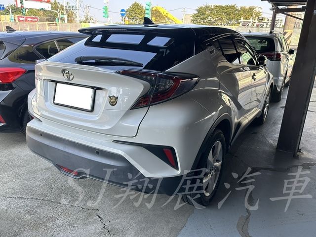 TOYOTA豐田 C-HR  第3張相片