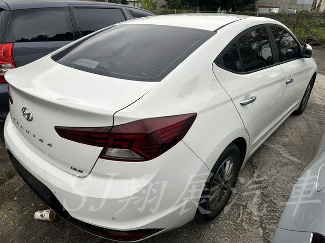 HYUNDAI現代 ELANTRA  第4張相片