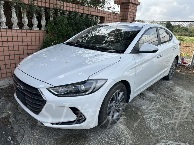 HYUNDAI現代 ELANTRA  第1張相片