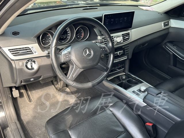 M-BENZ賓士 E200  第7張相片
