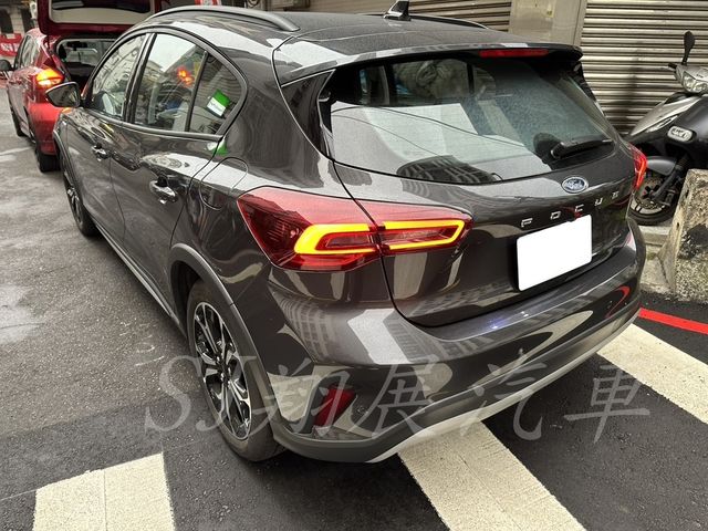FORD福特 FOCUS ACTIVE  第4張相片