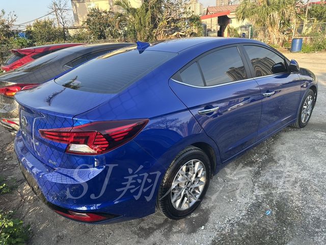 HYUNDAI現代 ELANTRA  第7張相片