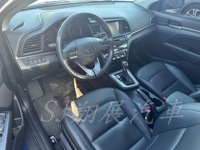 HYUNDAI現代 ELANTRA  第9張相片