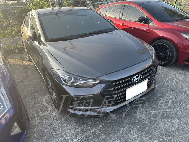 HYUNDAI現代 ELANTRA  第1張相片