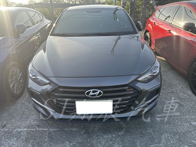HYUNDAI現代 ELANTRA  第3張相片