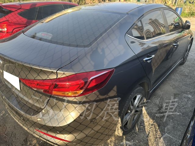 HYUNDAI現代 ELANTRA  第11張相片