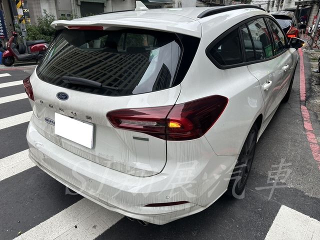 FORD福特 FOCUS WAGON  第4張相片