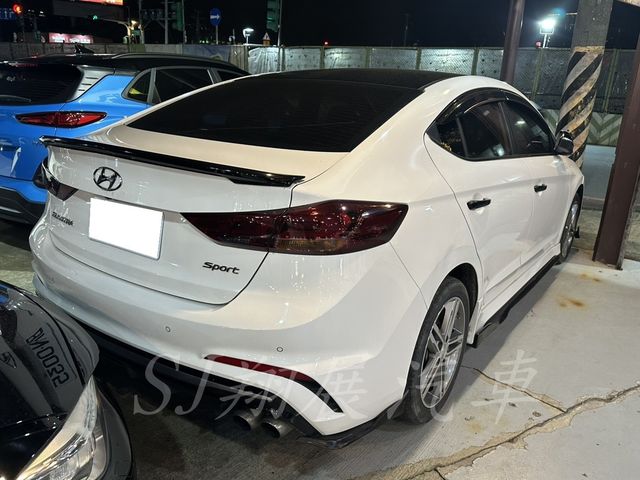 HYUNDAI現代 ELANTRA  第6張相片