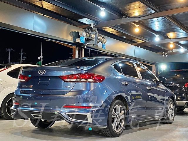 HYUNDAI現代 ELANTRA  第3張相片