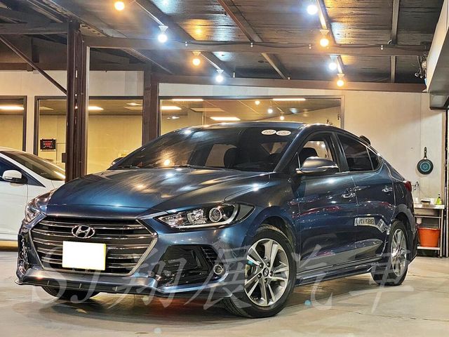 HYUNDAI現代 ELANTRA  第5張相片