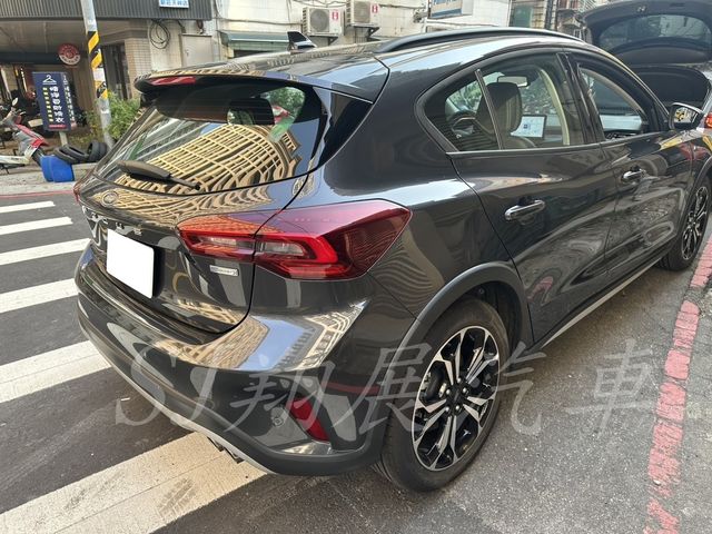 FORD福特 FOCUS ACTIVE  第3張相片
