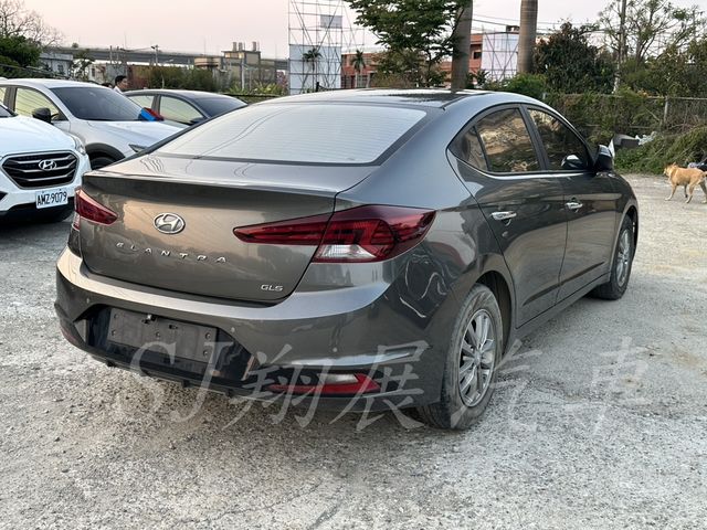 HYUNDAI現代 ELANTRA  第6張相片