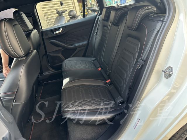 FORD福特 FOCUS WAGON  第4張相片