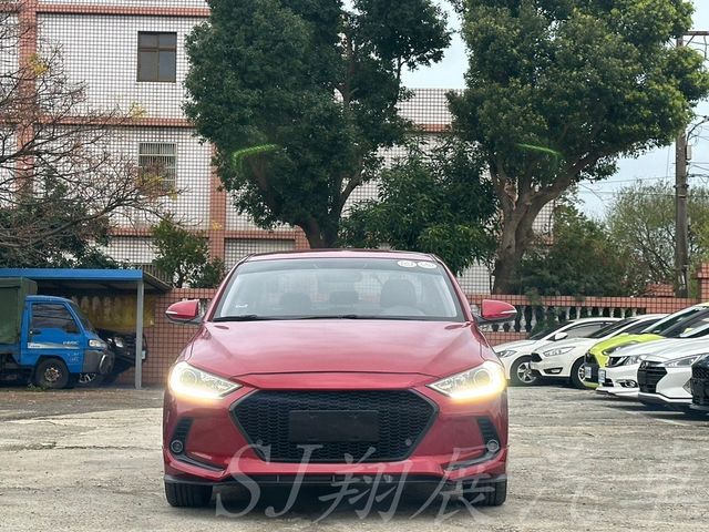 HYUNDAI現代 ELANTRA  第2張相片