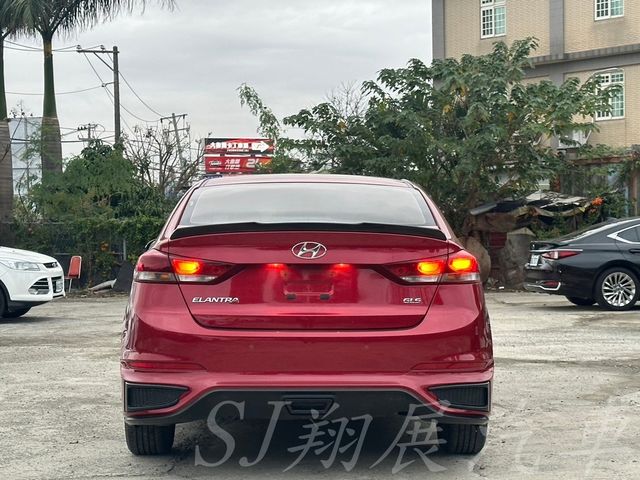 HYUNDAI現代 ELANTRA  第5張相片