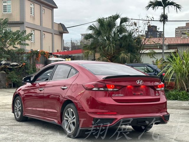 HYUNDAI現代 ELANTRA  第6張相片