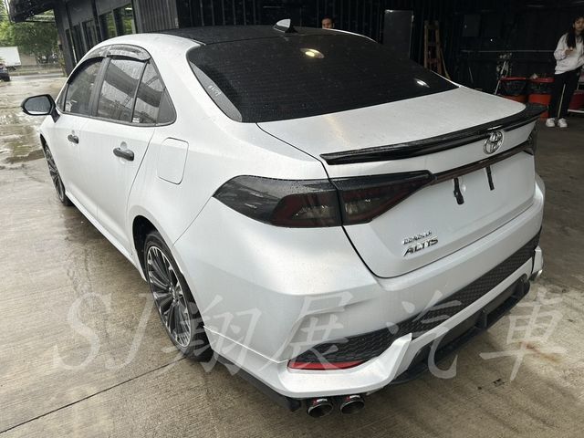 TOYOTA豐田 ALTIS  第3張相片