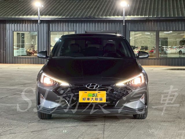 HYUNDAI現代 ELANTRA  第2張相片