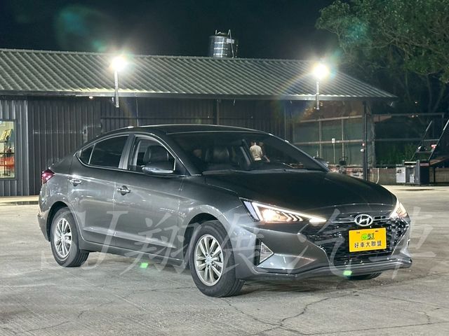 HYUNDAI現代 ELANTRA  第3張相片