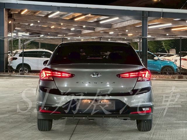 HYUNDAI現代 ELANTRA  第5張相片