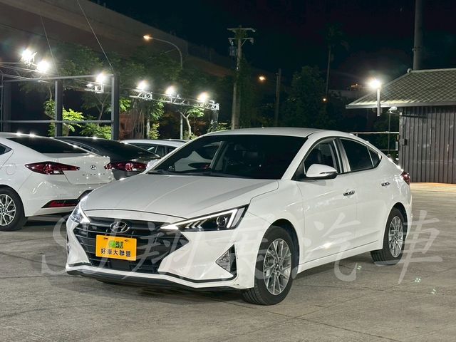 HYUNDAI現代 ELANTRA  第1張相片