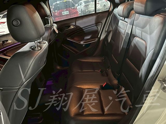 M-BENZ賓士 A180  第11張相片