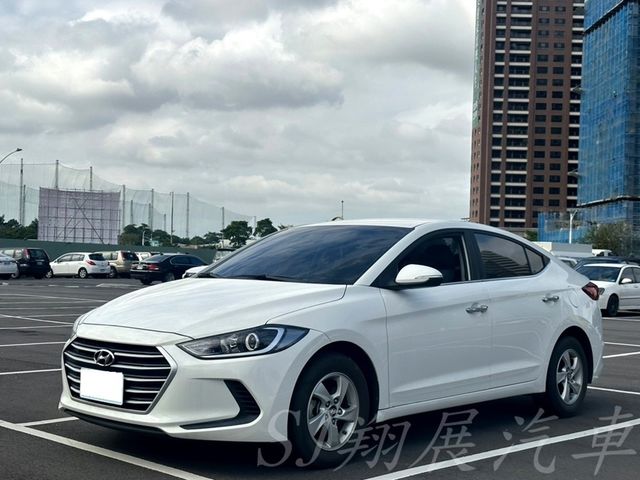 HYUNDAI現代 ELANTRA  第1張相片