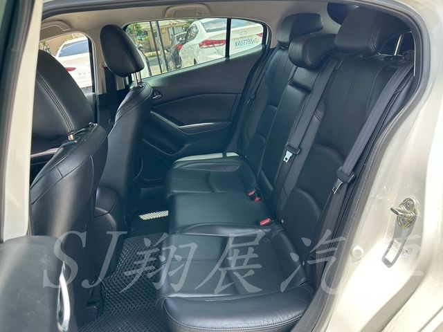 MAZDA馬自達 MAZDA 3  第8張相片