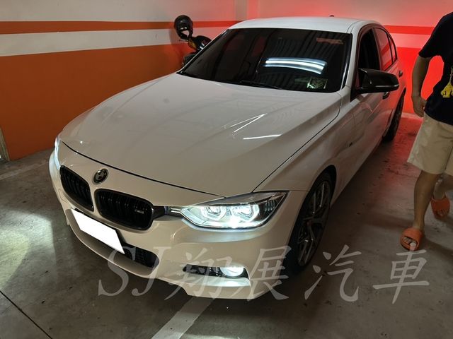 BMW寶馬 318D SEDAN  第1張相片