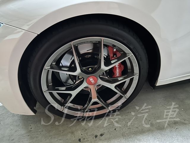 BMW寶馬 318D SEDAN  第4張相片