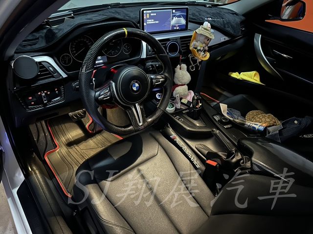 BMW寶馬 318D SEDAN  第5張相片